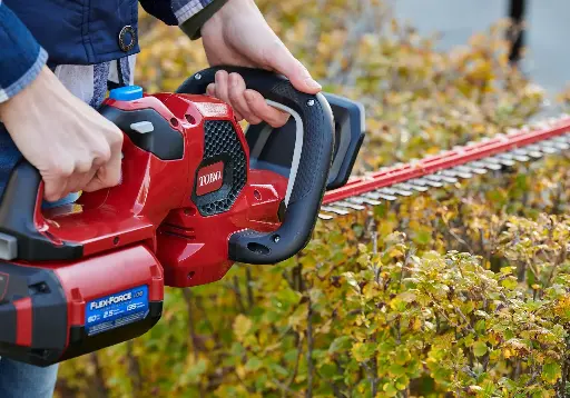 [TOU51840] 60 VOLT BATTERY POWERED HEDGETRIMMER 24" WITH 2.5AH BATTERY AND CHARGER